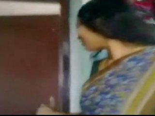 Indian groovy hard up desi aunty takes her saree off and then sucks peter her devor part I - Wowmoyback